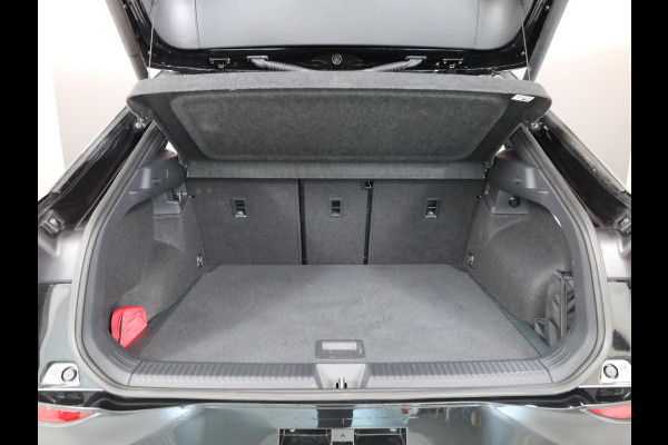 Volkswagen T-Roc 1.5 eTsi R-Line 150 pk Automaat (DSG) | Navigatie | Parkeersensoren (Park assist) | Achteruitrijcamera | Matrix LED koplampen | Keyless | R-Line |