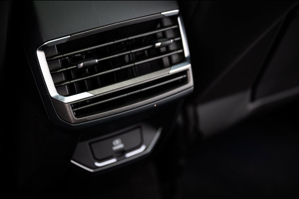 Lynk & Co 01 1.5 261PK Plug-in Hybrid *BLACK PAKKET* 360 Camera Pano/dak Apple/Carplay Adaptive/Cruise