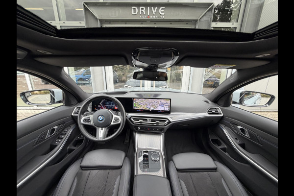 BMW 3 Serie Touring 330e xDrive M-Sport Pro |Pano|Driving Ass Prof|Innovation|360Cam|19"|