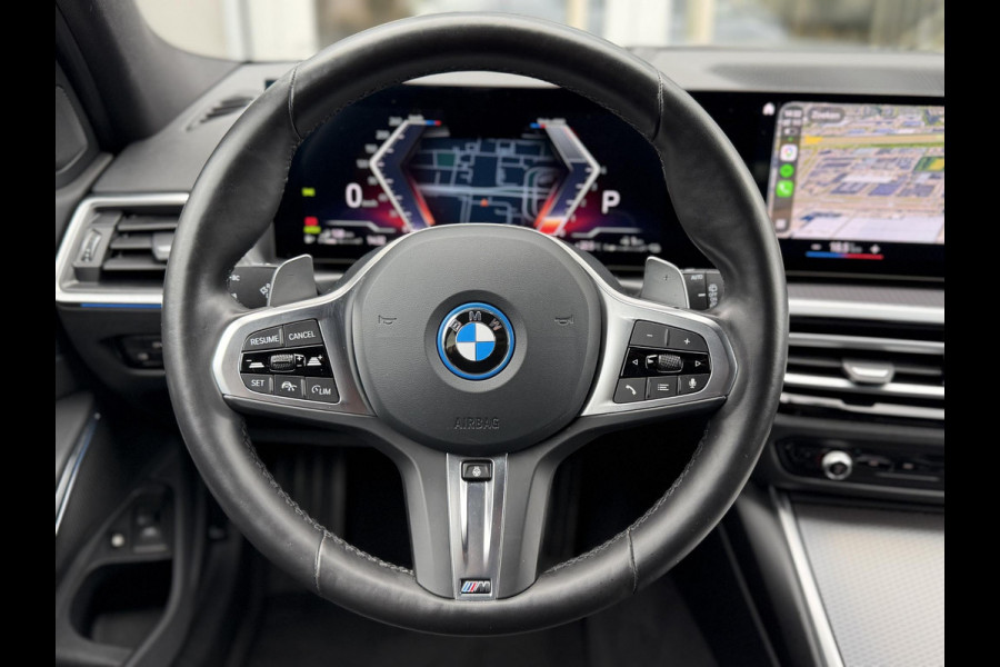 BMW 3 Serie Touring 330e xDrive M-Sport Pro |Pano|Driving Ass Prof|Innovation|360Cam|19"|