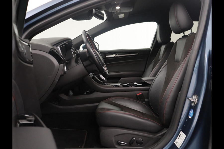 Ford Mondeo Wagon 2.0 IVCT HEV Vignale | Leder/alcantara | Memory | Cruise control | Dodehoek detectie | Stuur/stoel verwarming | Achterbank verwarming | Carplay | Camera | Park assist | Elektrische achterklep