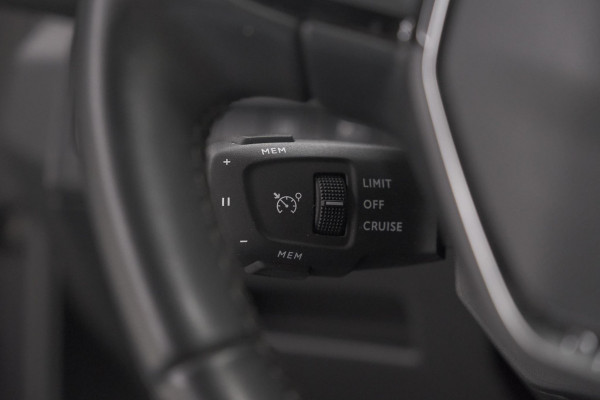 Peugeot 3008 1.6 HYbrid 225 Allure | Camera | Dodehoekdetectie | Navigatie | Apple Carplay