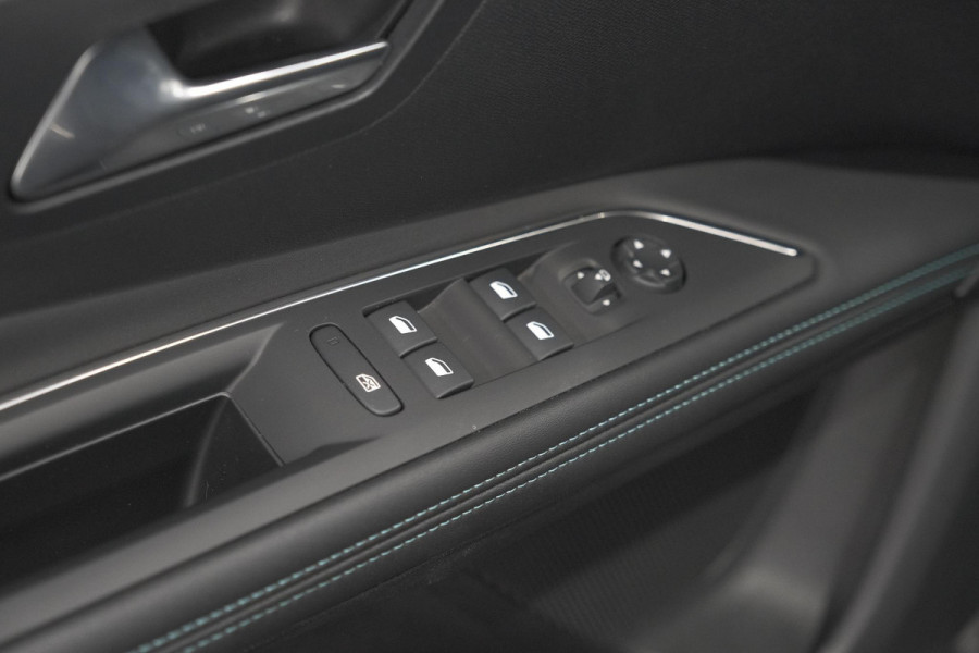 Peugeot 3008 1.6 HYbrid 225 Allure | Camera | Dodehoekdetectie | Navigatie | Apple Carplay
