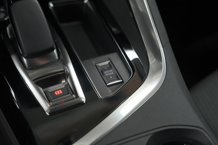 Peugeot 3008 1.6 HYbrid 225 Allure | Camera | Dodehoekdetectie | Navigatie | Apple Carplay
