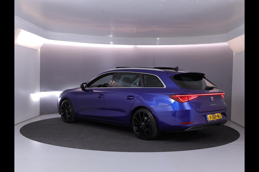 Seat Leon Sportstourer 1.4 TSI eHybrid PHEV FR 204pk | Panoramadak | Park Assist | Airco automatisch | Apple Carplay/Android Auto | cruise control, LED koplampen | Lichtmetalen velgen | Navigatiesysteem full map