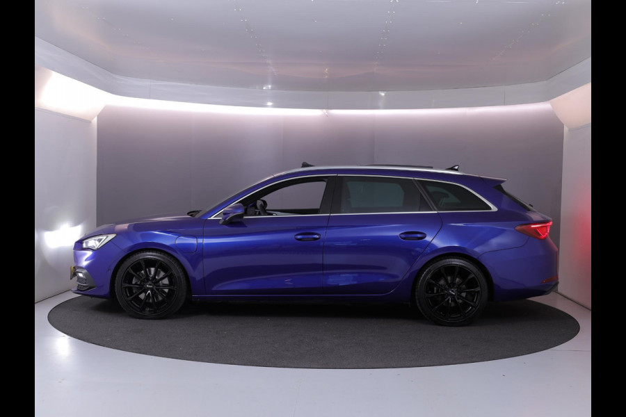 Seat Leon Sportstourer 1.4 TSI eHybrid PHEV FR 204pk | Panoramadak | Park Assist | Airco automatisch | Apple Carplay/Android Auto | cruise control, LED koplampen | Lichtmetalen velgen | Navigatiesysteem full map