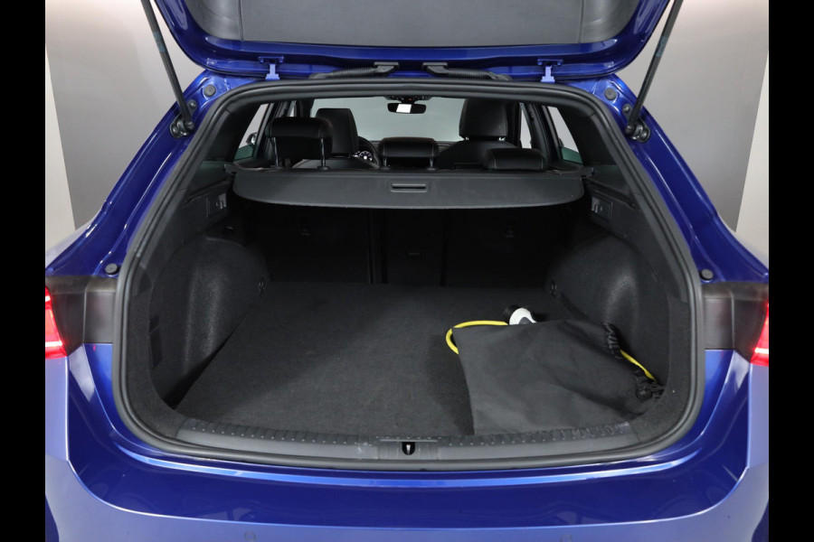 Seat Leon Sportstourer 1.4 TSI eHybrid PHEV FR 204pk | Panoramadak | Park Assist | Airco automatisch | Apple Carplay/Android Auto | cruise control, LED koplampen | Lichtmetalen velgen | Navigatiesysteem full map