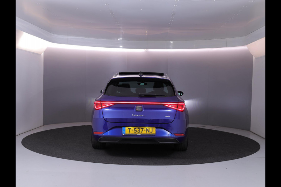 Seat Leon Sportstourer 1.4 TSI eHybrid PHEV FR 204pk | Panoramadak | Park Assist | Airco automatisch | Apple Carplay/Android Auto | cruise control, LED koplampen | Lichtmetalen velgen | Navigatiesysteem full map