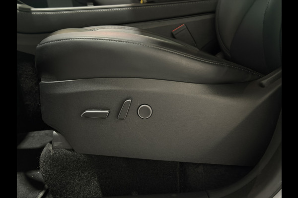 Tesla Model Y Long Range AWD 75 kWh | ACC | Stoelen verwarmd | Keyless