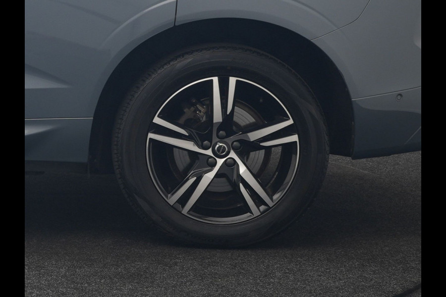Volvo XC60 T6 AWD R-Design PHEV 340pk Dealer O.H. | Panodak | Adaptive Cruise | Head Up | 360 Camera | Harman / Kardon | Lederen Sportstoelen Memory & Verwarmd | Stuur Verwarmd | Google Assistent | Keyless | Apple Carplay | Navigatie | DAB | Plug In Hybrid |