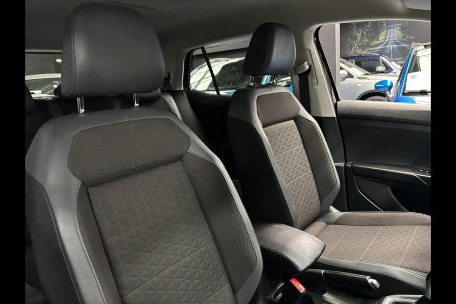 Volkswagen T-Cross 1.5 TSI Style / Carplay /Trekhaak/ Stoelverwarming