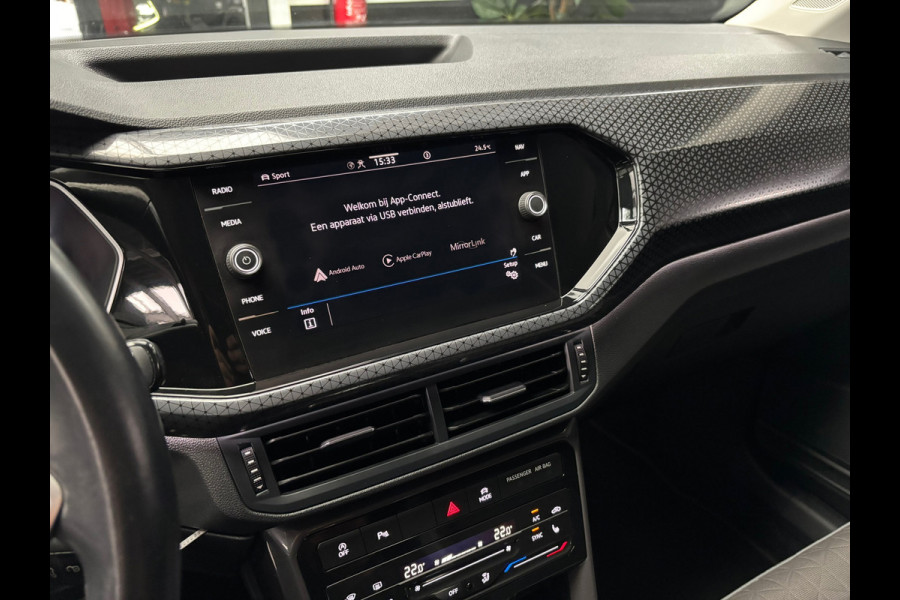 Volkswagen T-Cross 1.5 TSI Style / Carplay /Trekhaak/ Stoelverwarming