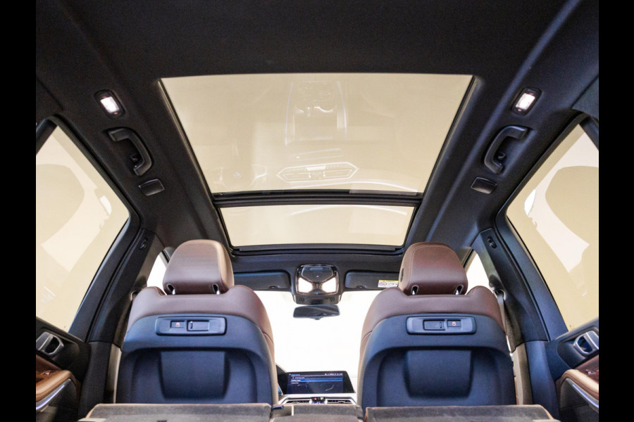 BMW X5 xDrive45e Executive M Pakket / 394pk / SOH 90% / Panorama dak / Trekhaak / Head-up display / 360 graden camera /