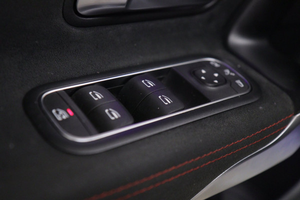Mercedes-Benz CLA-Klasse 200 Business Solution AMG PANO/CAM/KEYLESS/LANEASSIST/VOL