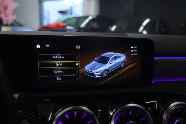 Mercedes-Benz CLA-Klasse 200 Business Solution AMG PANO/CAM/KEYLESS/LANEASSIST/VOL
