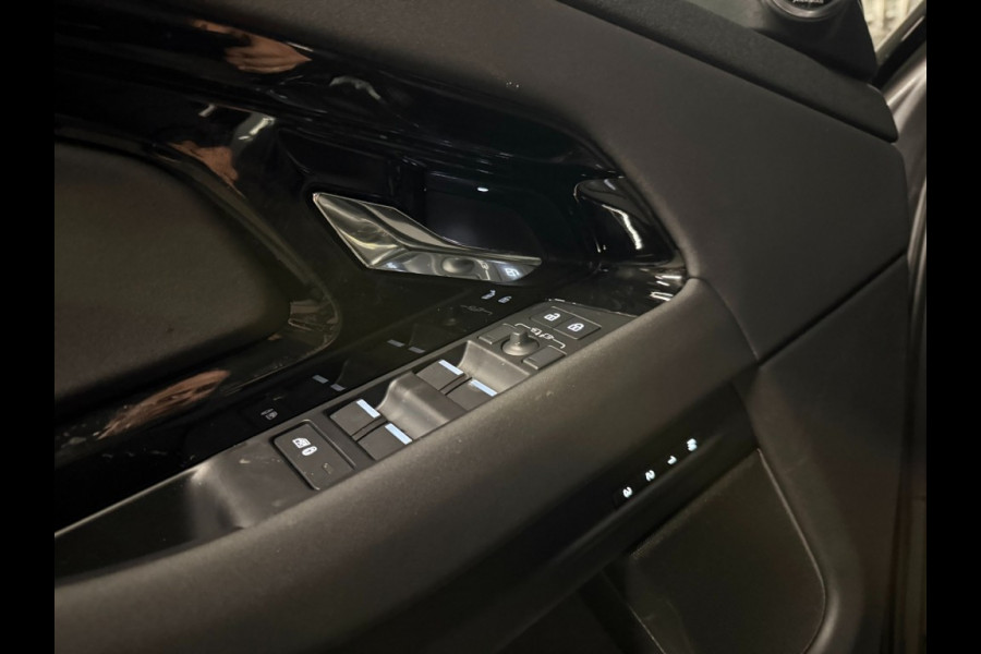 Land Rover Range Rover Evoque P270e SE Dynamic/pano schuifdak/black pack/trekhaak