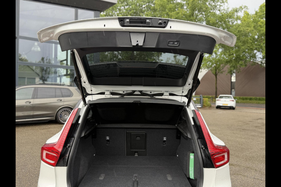 Volvo XC40 Single Motor Plus 69 kWh SOH 93% | ELEKTRISCHE KOFFERBAK | VOLVO DEALER ONDERHOUDEN | ADAPTIVE CRUISE CONTROL | STOEL- + STUURWIELVERWARMING | CAMERA | ALL-IN PRIJS INCL. 12 MND BOVAG GARANTIE
