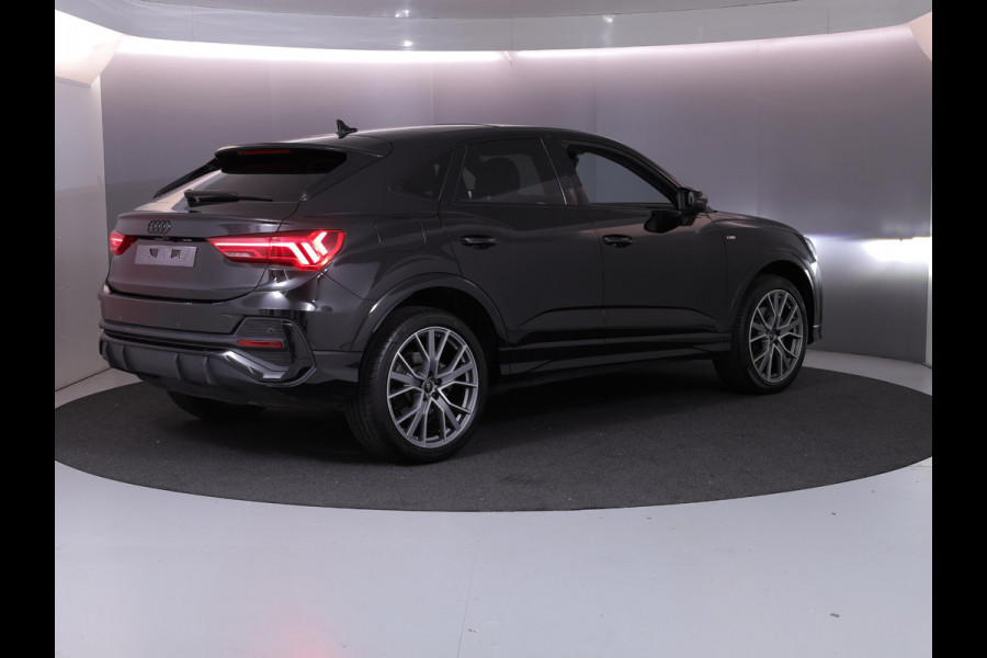 Audi Q3 Sportback 45 TFSI e S Edition 245 pk S-tronic | Navigatie | Panoramadak | Trekhaak (wegklapbaar) | Parkeersensoren | Rondomzicht camera | Matrix LED koplampen | Elektr. voorstoelen | S-Line |
