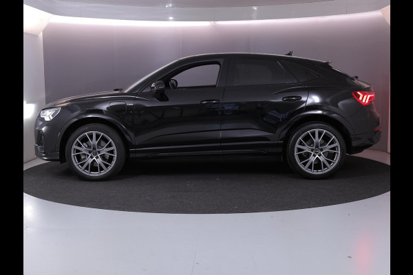 Audi Q3 Sportback 45 TFSI e S Edition 245 pk S-tronic | Navigatie | Panoramadak | Trekhaak (wegklapbaar) | Parkeersensoren | Rondomzicht camera | Matrix LED koplampen | Elektr. voorstoelen | S-Line |
