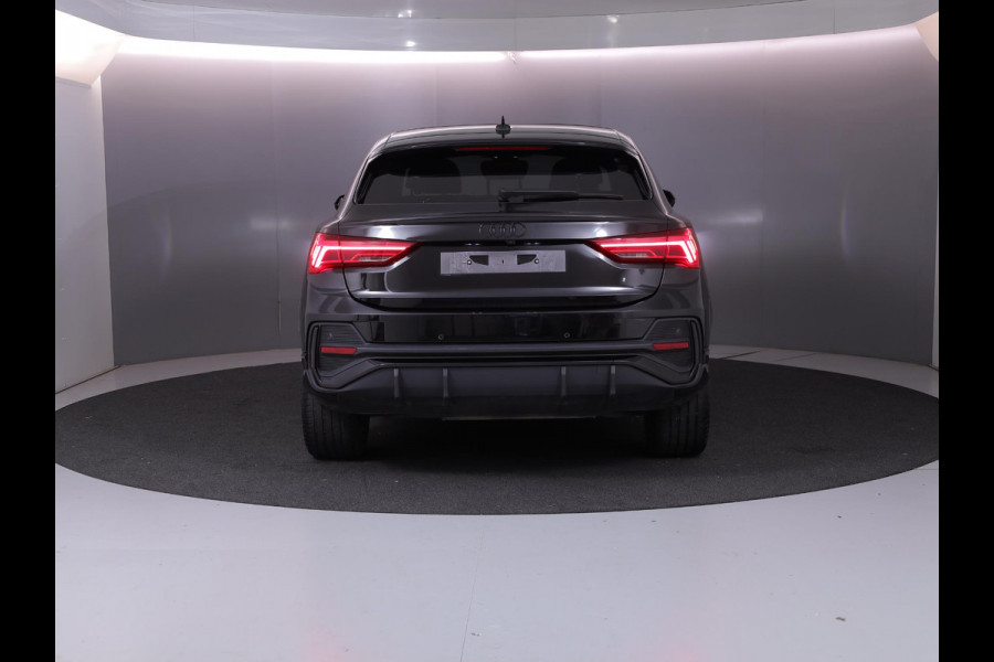 Audi Q3 Sportback 45 TFSI e S Edition 245 pk S-tronic | Navigatie | Panoramadak | Trekhaak (wegklapbaar) | Parkeersensoren | Rondomzicht camera | Matrix LED koplampen | Elektr. voorstoelen | S-Line |
