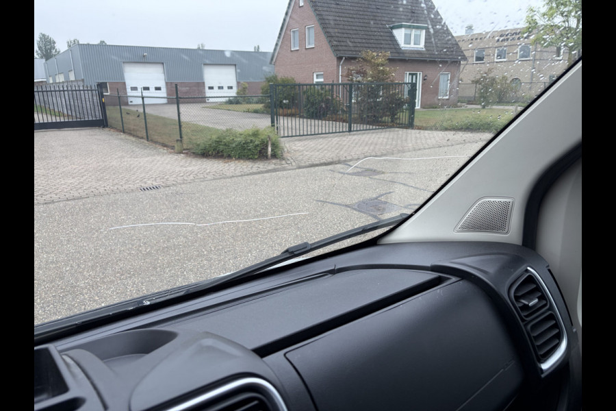 Peugeot Boxer 2.2 BlueHDi 180PK Euro6 Aut. L4H2 3.5t Zwaar ✓ 3-zits ✓ Trekhaak 3.000 KG ✓ dubbele schuifdeur