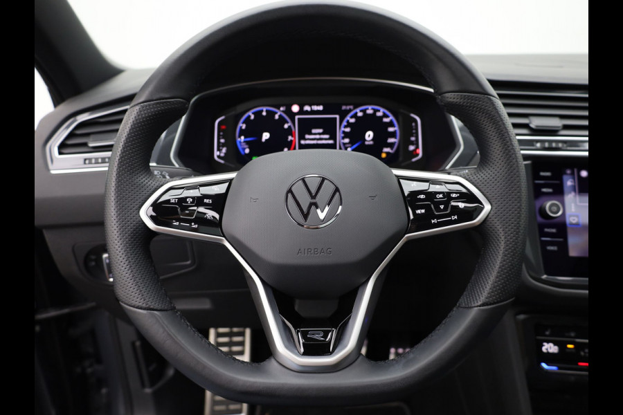 Volkswagen Tiguan 1.5 TSI R-Line Business+ | Panodak | Standkachel | Keyless | IQ Light | Black Style | Elk. A-klep | Prijs Rijklaar !!
