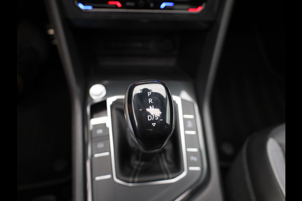 Volkswagen Tiguan 1.5 TSI R-Line Business+ | Panodak | Standkachel | Keyless | IQ Light | Black Style | Elk. A-klep | Prijs Rijklaar !!