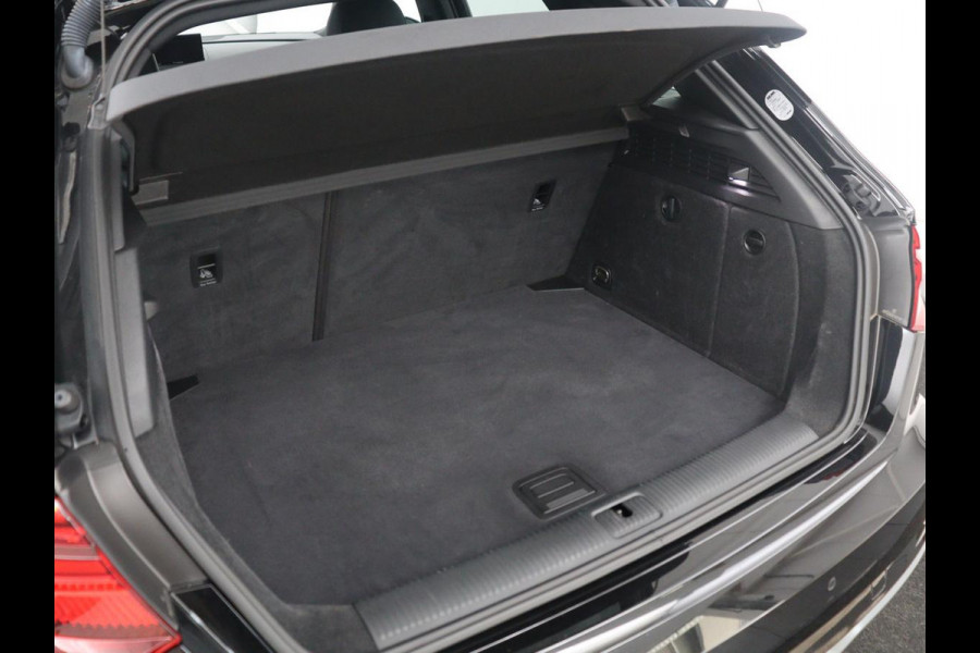 Audi A3 Sportback 1.5 TFSI CoD Sport S Line Edition | Half leder | Drive select | Climate control | Navigatie | BLuetooth | Virtueel dashboard | Full LED | 18" velgen