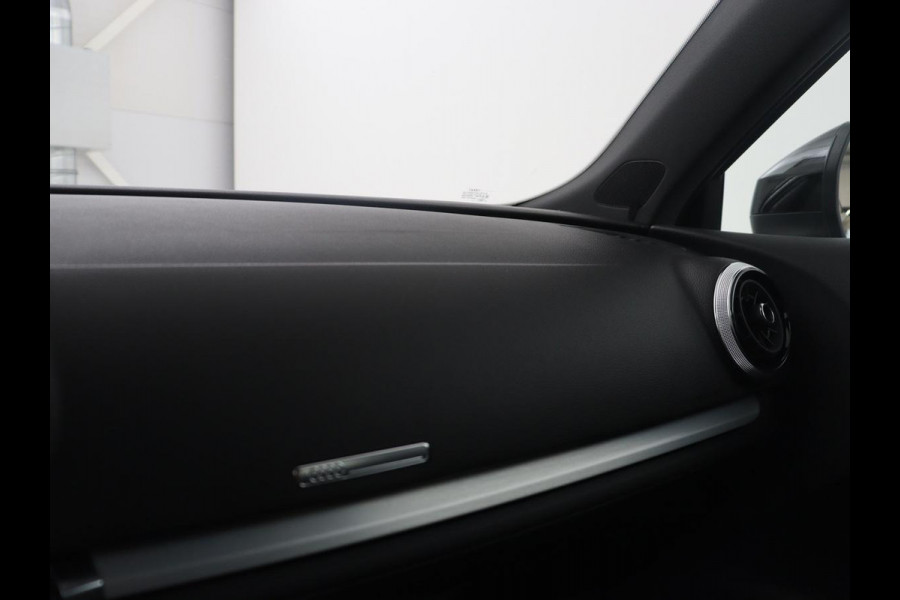 Audi A3 Sportback 1.5 TFSI CoD Sport S Line Edition | Half leder | Drive select | Climate control | Navigatie | BLuetooth | Virtueel dashboard | Full LED | 18" velgen