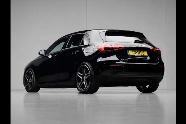 Mercedes-Benz A-Klasse 200 Business Solution Sport (CARPLAY,LED,DIGITAL COCKPIT,SPORTSTOELEN,CAMERA,NAVI,PDC,NETTESTAAT)