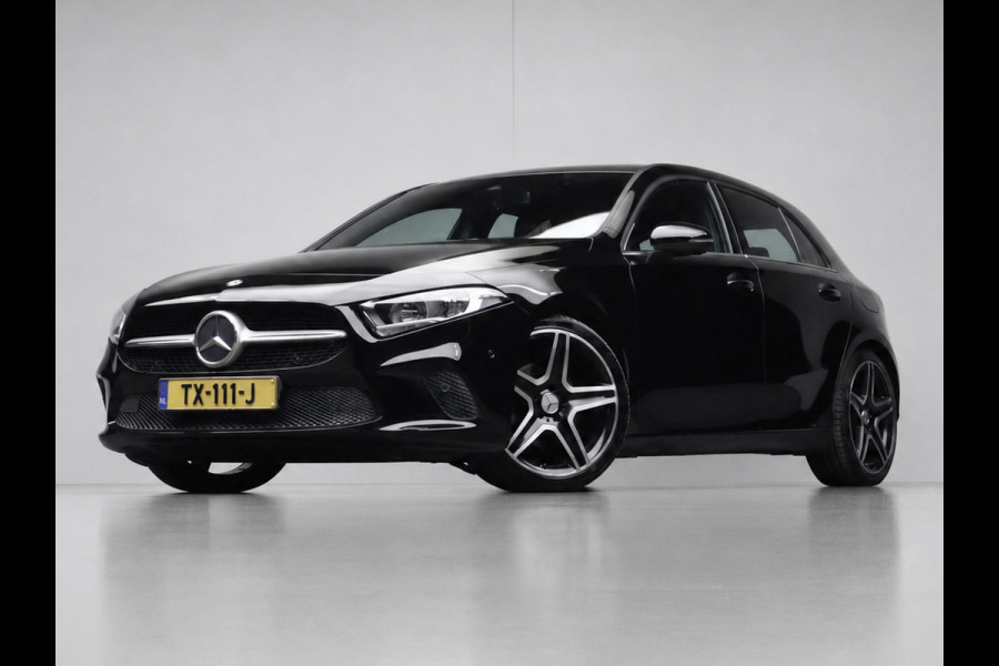 Mercedes-Benz A-Klasse 200 Business Solution Sport (CARPLAY,LED,DIGITAL COCKPIT,SPORTSTOELEN,CAMERA,NAVI,PDC,NETTESTAAT)