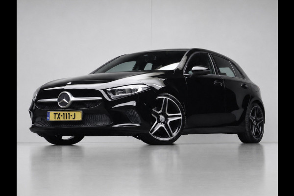 Mercedes-Benz A-Klasse 200 Business Solution Sport (CARPLAY,LED,DIGITAL COCKPIT,SPORTSTOELEN,CAMERA,NAVI,PDC,NETTESTAAT)