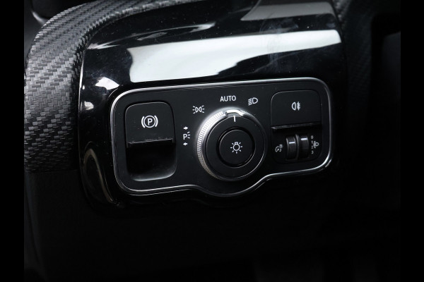 Mercedes-Benz A-Klasse 200 Business Solution Sport (CARPLAY,LED,DIGITAL COCKPIT,SPORTSTOELEN,CAMERA,NAVI,PDC,NETTESTAAT)