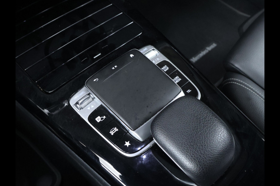Mercedes-Benz A-Klasse 200 Business Solution Sport (CARPLAY,LED,DIGITAL COCKPIT,SPORTSTOELEN,CAMERA,NAVI,PDC,NETTESTAAT)