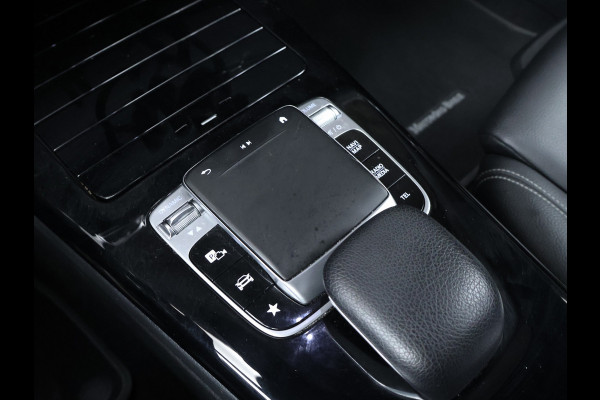 Mercedes-Benz A-Klasse 200 Business Solution Sport (CARPLAY,LED,DIGITAL COCKPIT,SPORTSTOELEN,CAMERA,NAVI,PDC,NETTESTAAT)