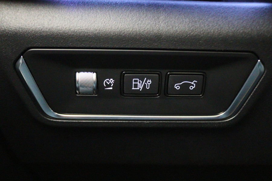 Lynk & Co 01 1.5 Plug-in Hybrid 360° Camera, Panoramadak, Apple Carplay, ACC, Keyless, Zwarte hemel, LED, 20''