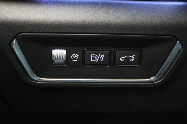 Lynk & Co 01 1.5 Plug-in Hybrid 360° Camera, Panoramadak, Apple Carplay, ACC, Keyless, Zwarte hemel, LED, 20''