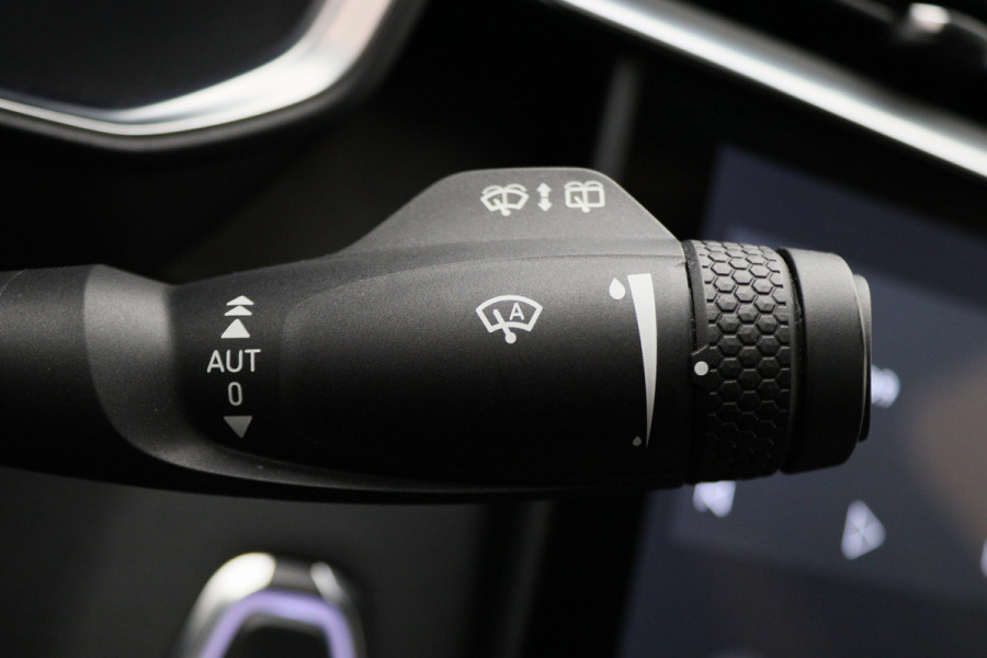 Lynk & Co 01 1.5 Plug-in Hybrid 360° Camera, Panoramadak, Apple Carplay, ACC, Keyless, Zwarte hemel, LED, 20''
