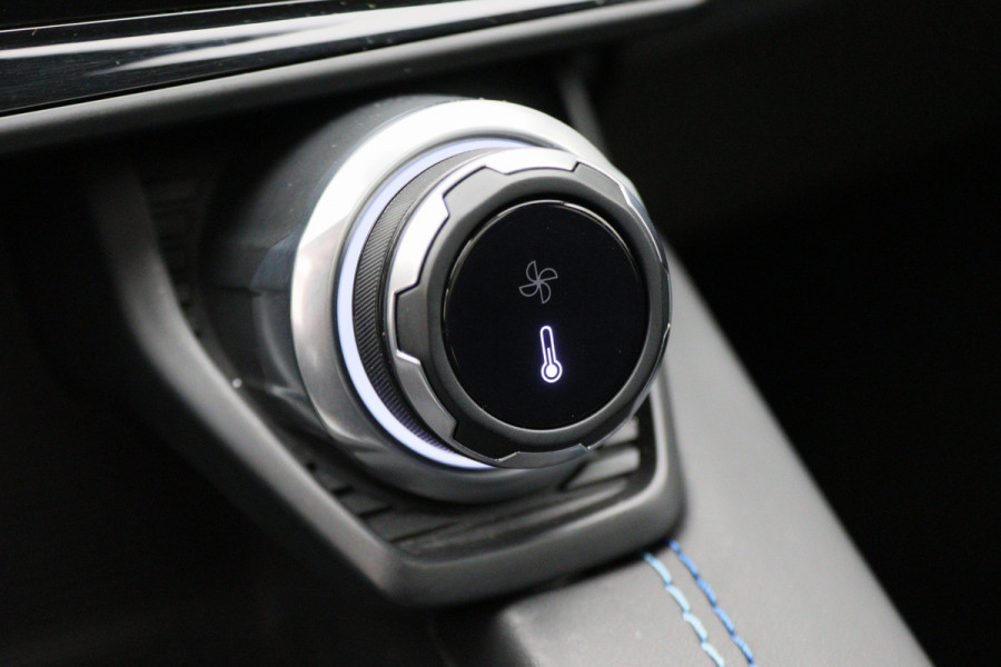Lynk & Co 01 1.5 Plug-in Hybrid 360° Camera, Panoramadak, Apple Carplay, ACC, Keyless, Zwarte hemel, LED, 20''