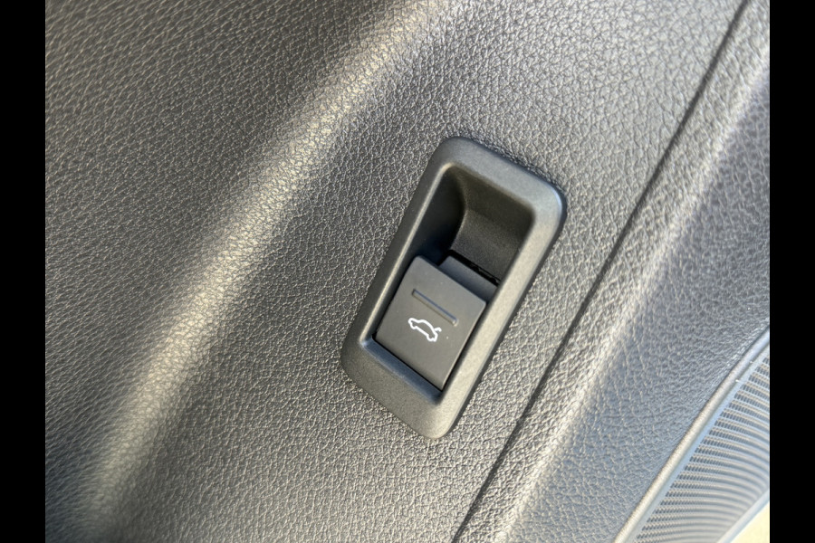 Audi Q3 BWJ 2019 | 35TFSI 190PK S Line Pro Line S AUTOMAAT | TREKHAAK | PANO DAK | 3X S-LINE | LEER | CAMERA A | ABT | EL KOFFER | NAVI | CLIMA