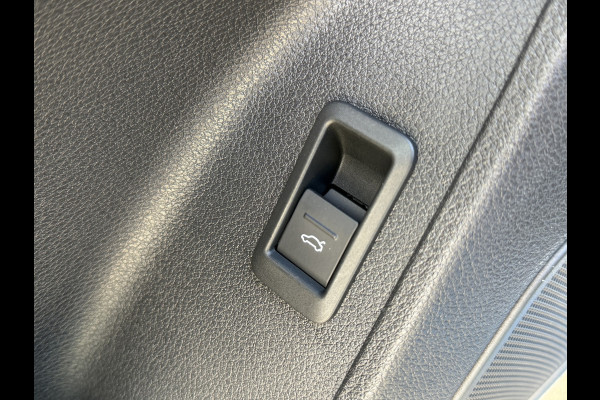 Audi Q3 BWJ 2019 | 35TFSI 190PK S Line Pro Line S AUTOMAAT | TREKHAAK | PANO DAK | 3X S-LINE | LEER | CAMERA A | ABT | EL KOFFER | NAVI | CLIMA