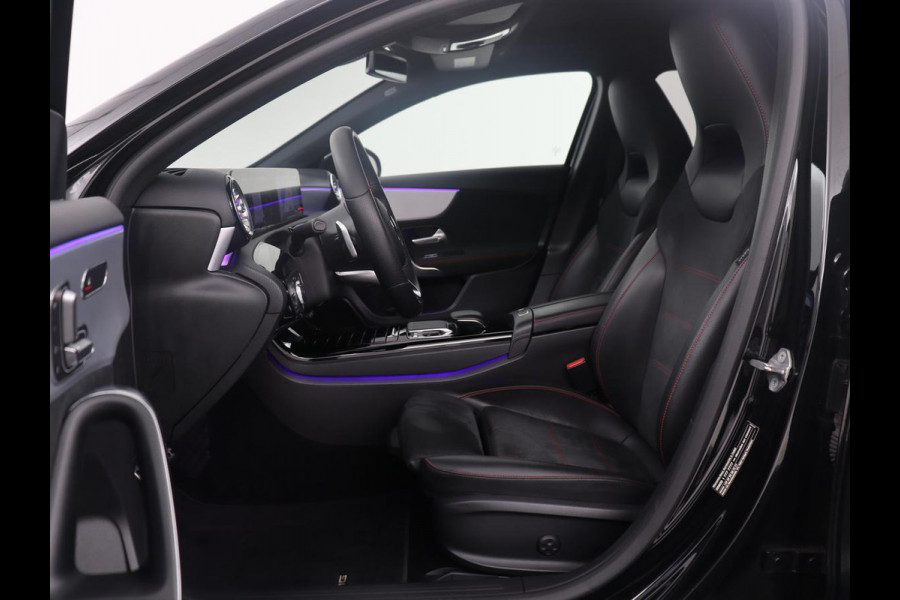 Mercedes-Benz A-Klasse 250 Premium Plus | Panoramadak | Leder/alcantara | Memory | Cruise control | Stoelverwarming | Sfeerverlichting | Navigatie | Carplay | Climate control | Camera | Park assist