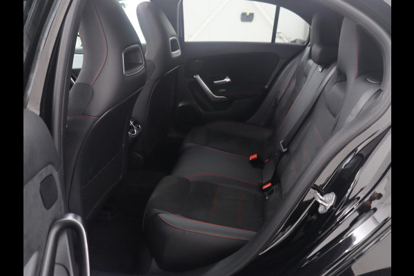 Mercedes-Benz A-Klasse 250 Premium Plus | Panoramadak | Leder/alcantara | Memory | Cruise control | Stoelverwarming | Sfeerverlichting | Navigatie | Carplay | Climate control | Camera | Park assist