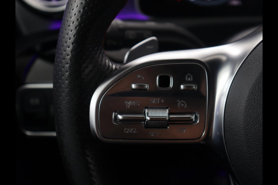 Mercedes-Benz A-Klasse 250 Premium Plus | Panoramadak | Leder/alcantara | Memory | Cruise control | Stoelverwarming | Sfeerverlichting | Navigatie | Carplay | Climate control | Camera | Park assist
