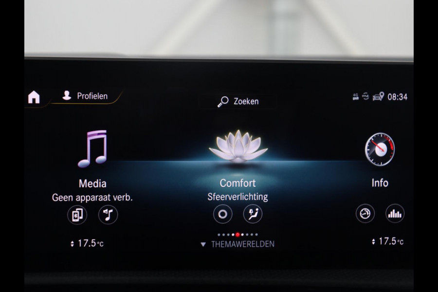 Mercedes-Benz A-Klasse 250 Premium Plus | Panoramadak | Leder/alcantara | Memory | Cruise control | Stoelverwarming | Sfeerverlichting | Navigatie | Carplay | Climate control | Camera | Park assist