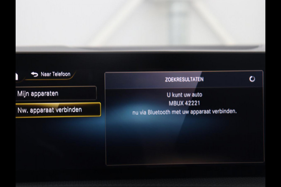 Mercedes-Benz A-Klasse 250 Premium Plus | Panoramadak | Leder/alcantara | Memory | Cruise control | Stoelverwarming | Sfeerverlichting | Navigatie | Carplay | Climate control | Camera | Park assist