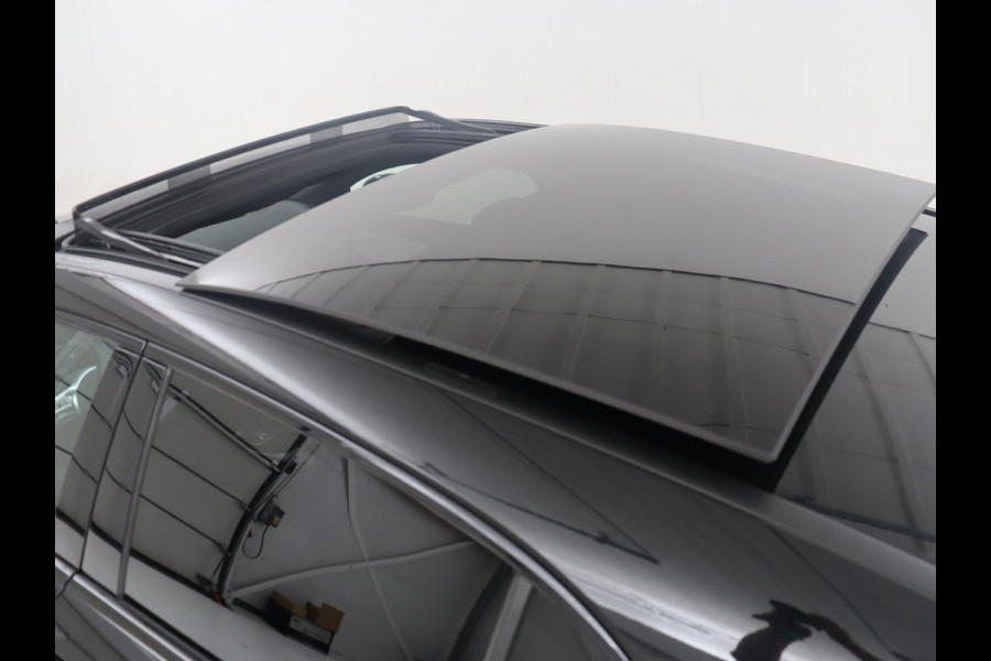 Mercedes-Benz A-Klasse 250 Premium Plus | Panoramadak | Leder/alcantara | Memory | Cruise control | Stoelverwarming | Sfeerverlichting | Navigatie | Carplay | Climate control | Camera | Park assist