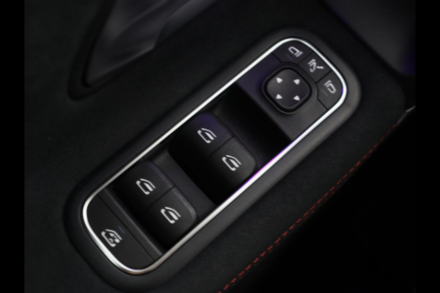 Mercedes-Benz A-Klasse 250 Premium Plus | Panoramadak | Leder/alcantara | Memory | Cruise control | Stoelverwarming | Sfeerverlichting | Navigatie | Carplay | Climate control | Camera | Park assist