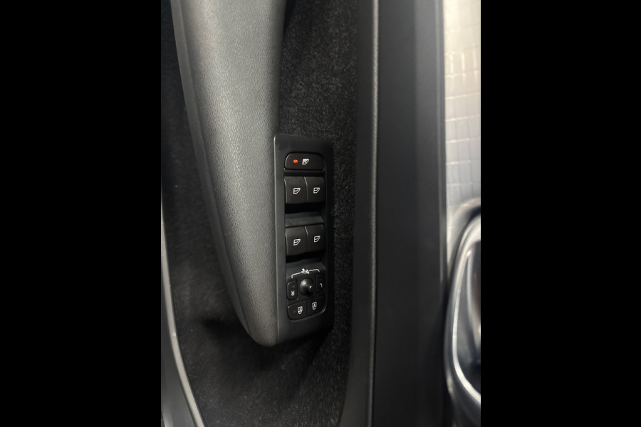 Volvo XC40 1.5 T3 Momentum Navi | Clima | Cruise | Pano