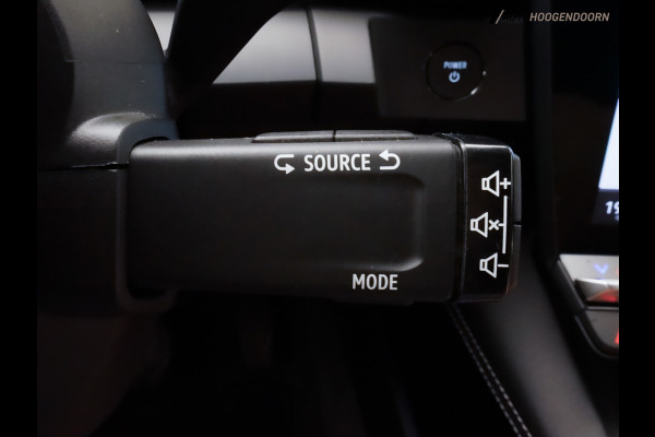 Renault Mégane E-Tech EV60 Optimum Charge Iconic 220pk (APPLE CARPLAY,TREKHAAK,HARMAN/KARDON,STUUR-STOELVERWARMING,DODEHOEK,LED)